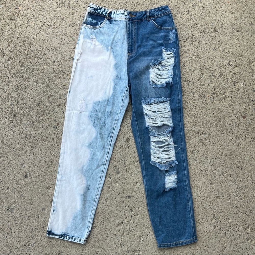 Light Dark Wash High Waisted Distressed Jeans Large New with Tag - Picture 1 of 2